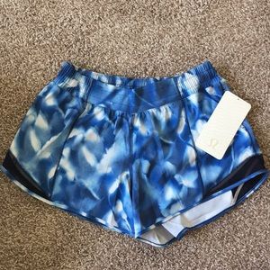 NWT Lululemon Hotty Hot Long Shorts 10 Blue/White